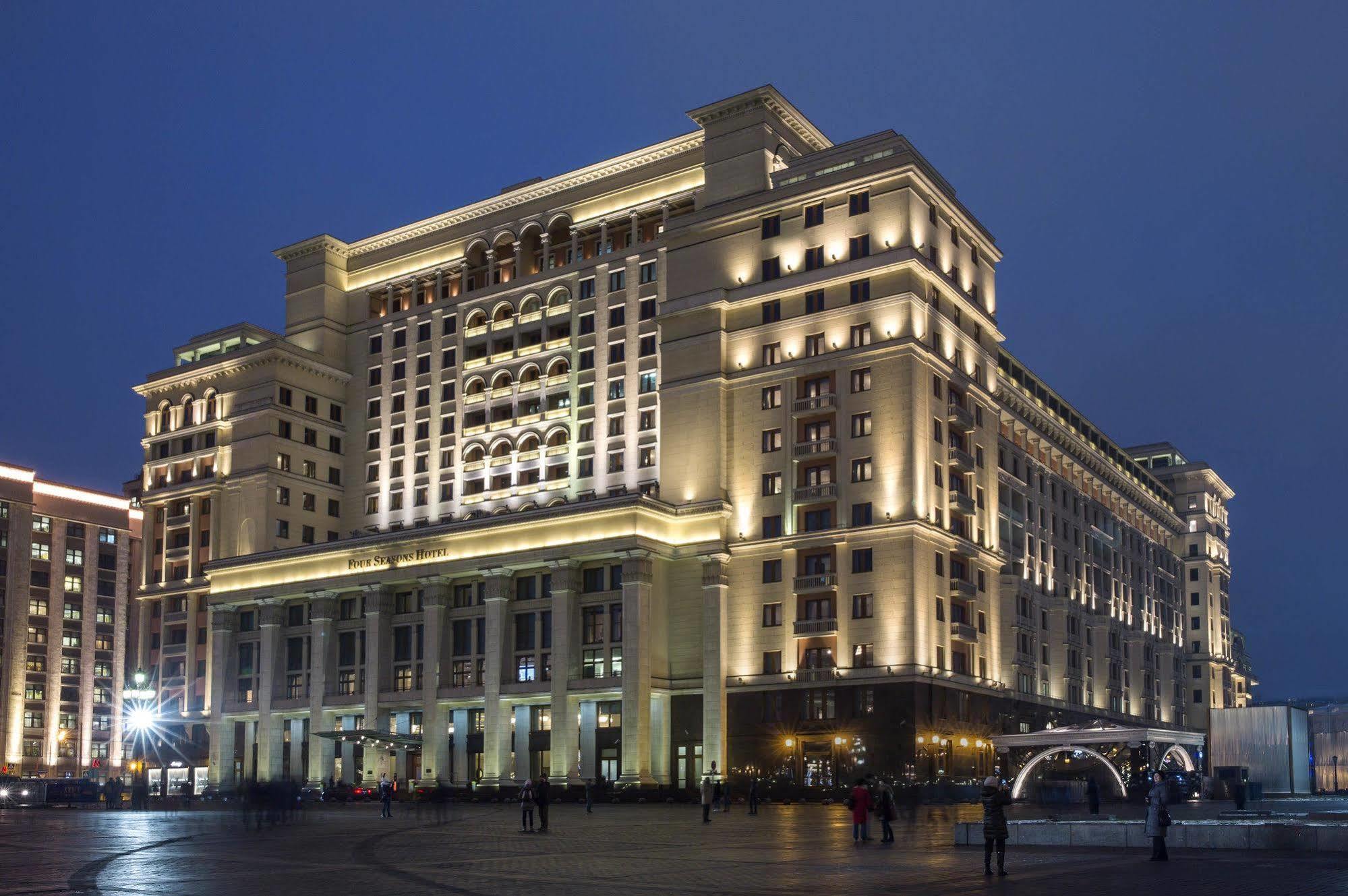 Отель four Seasons в Москве. Гостиница 4 Seasons Москва. Гостиница Москва four Seasons Hotel. Four Seasons Охотный ряд.